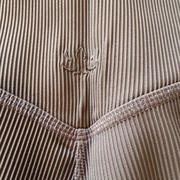 Beyond Yoga NWOT Impulse Ribbed Leggings - Picture 4 of 4